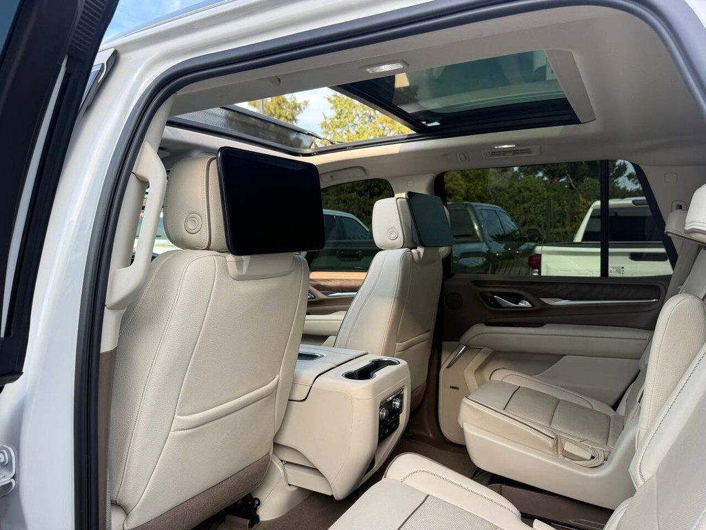 GMC Yukon Vehicle Full-screen Gallery Image 09