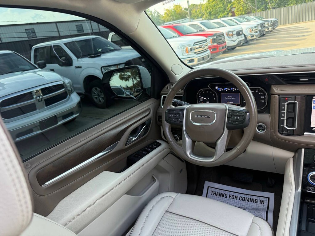 GMC Yukon Vehicle Full-screen Gallery Image 21