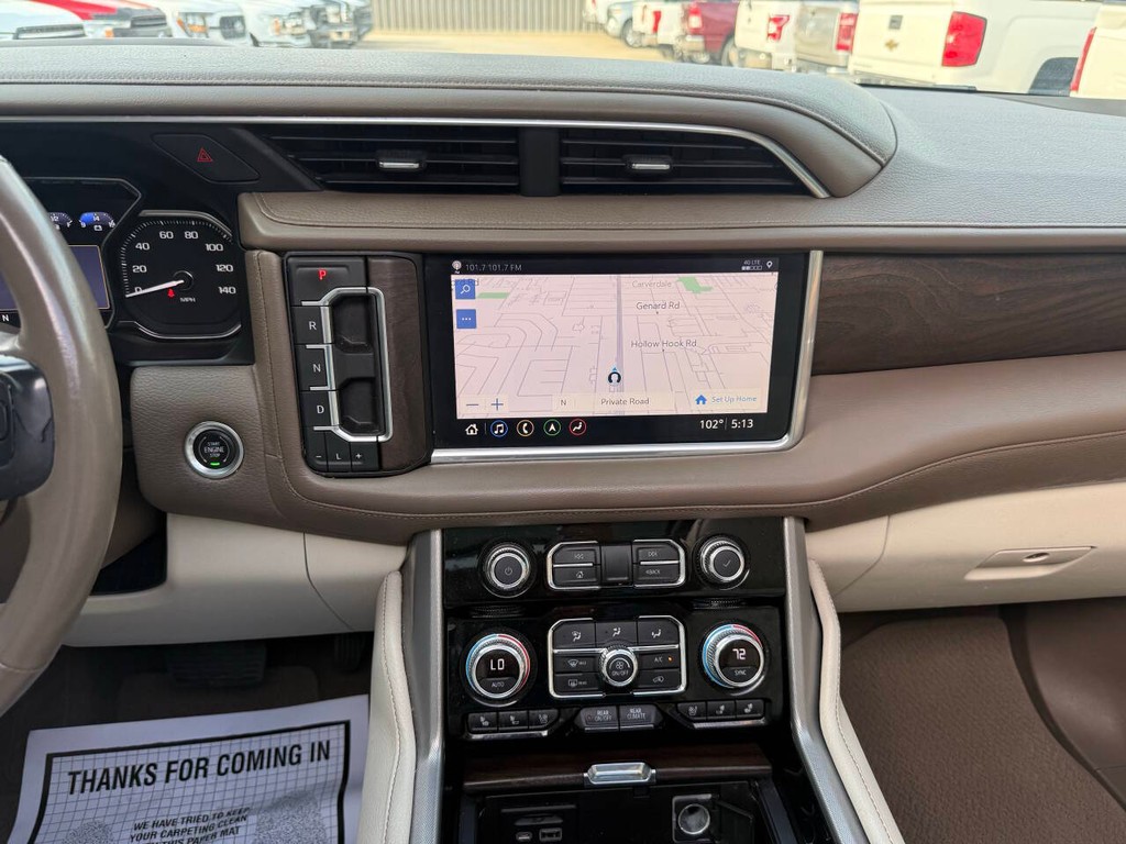 GMC Yukon Vehicle Full-screen Gallery Image 24