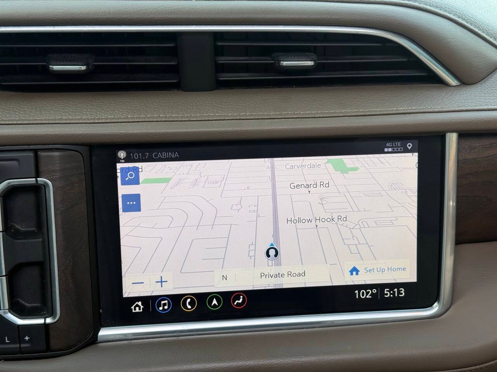 GMC Yukon Vehicle Full-screen Gallery Image 25