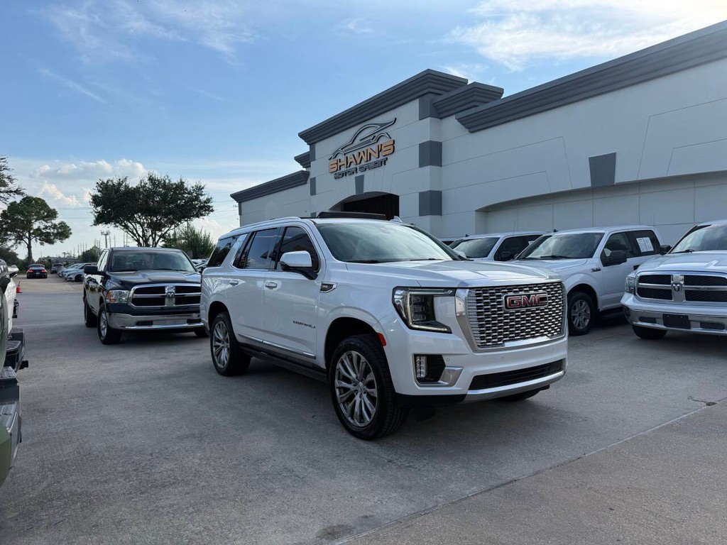 GMC Yukon Vehicle Full-screen Gallery Image 43