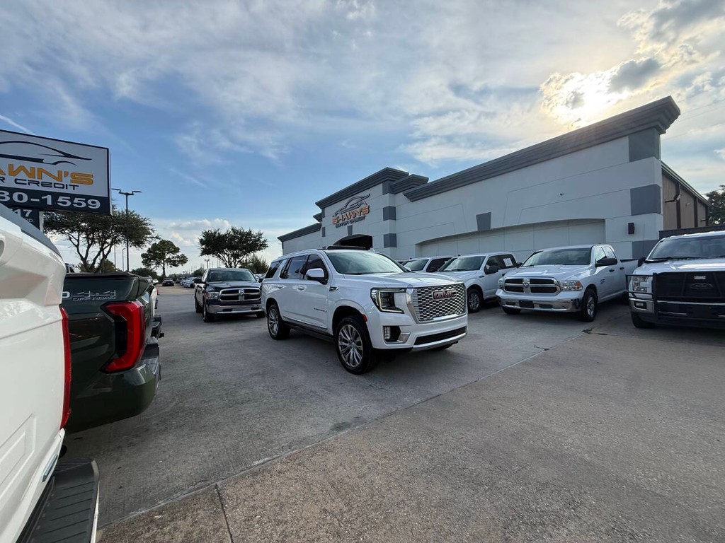 GMC Yukon Vehicle Full-screen Gallery Image 45