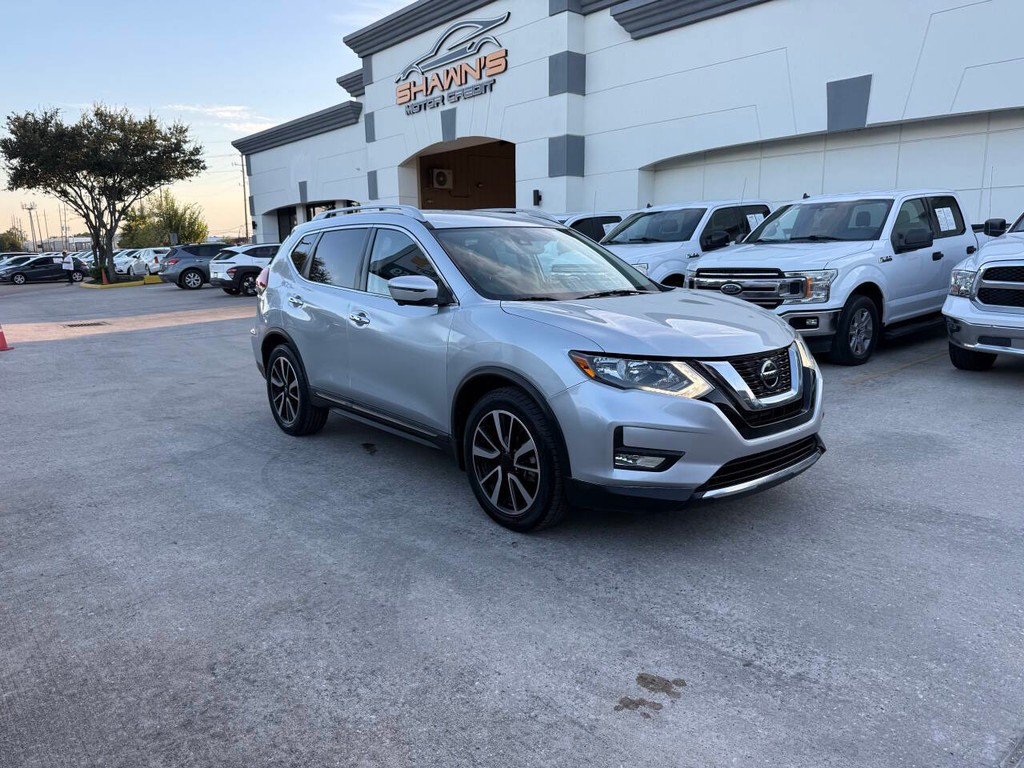 Nissan Rogue Vehicle Full-screen Gallery Image 02