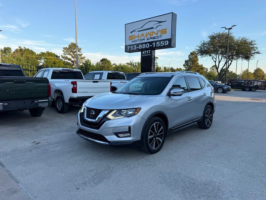 Nissan Rogue Vehicle Full-screen Gallery Image 03