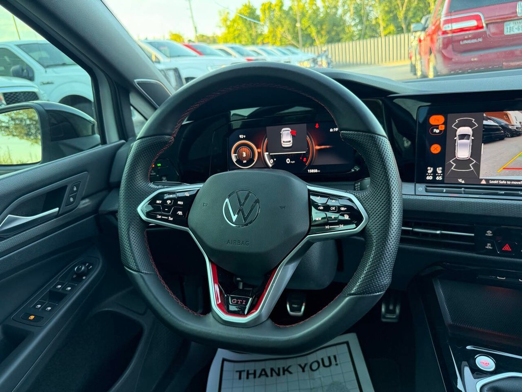 Volkswagen Golf GTI Vehicle Full-screen Gallery Image 20
