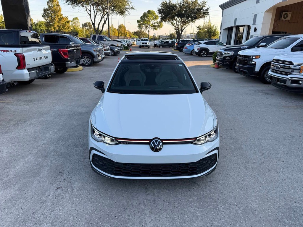 Volkswagen Golf GTI Vehicle Full-screen Gallery Image 37