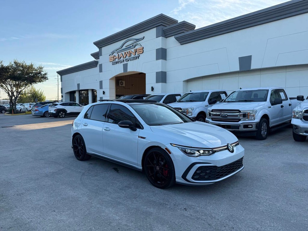 Volkswagen Golf GTI Vehicle Full-screen Gallery Image 39