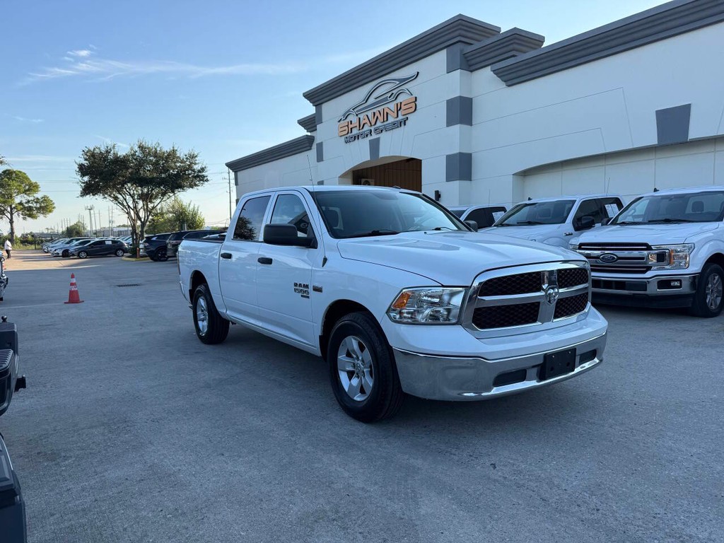 Ram 1500 Classic Vehicle Full-screen Gallery Image 02