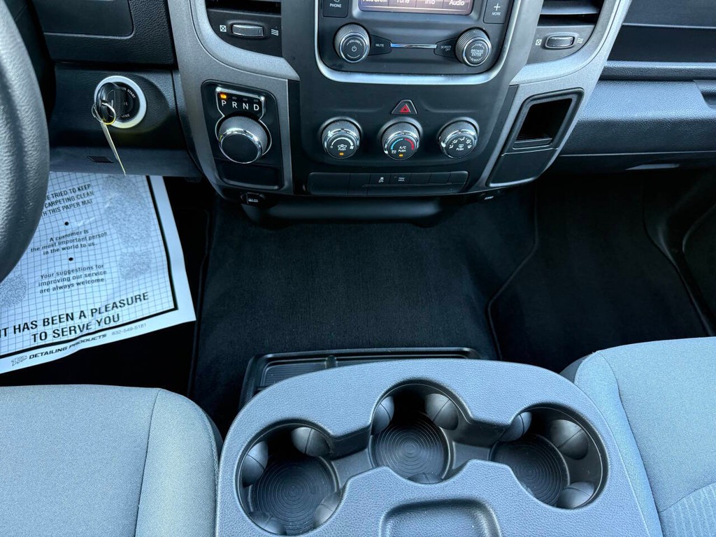 Ram 1500 Classic Vehicle Full-screen Gallery Image 28