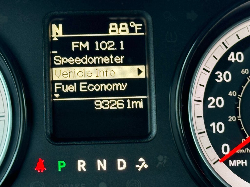 Ram 1500 Classic Vehicle Full-screen Gallery Image 30