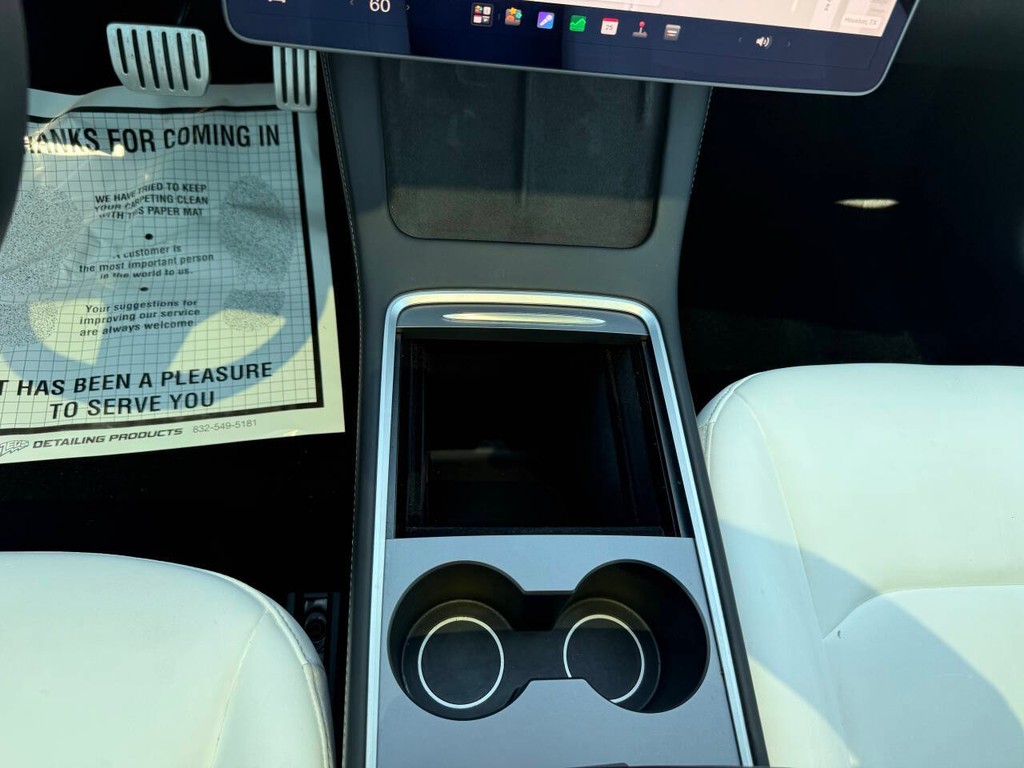 Tesla Model 3 Vehicle Full-screen Gallery Image 26