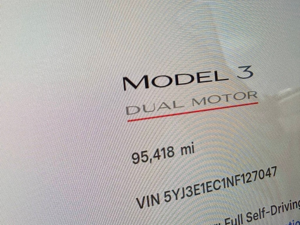 Tesla Model 3 Vehicle Full-screen Gallery Image 27