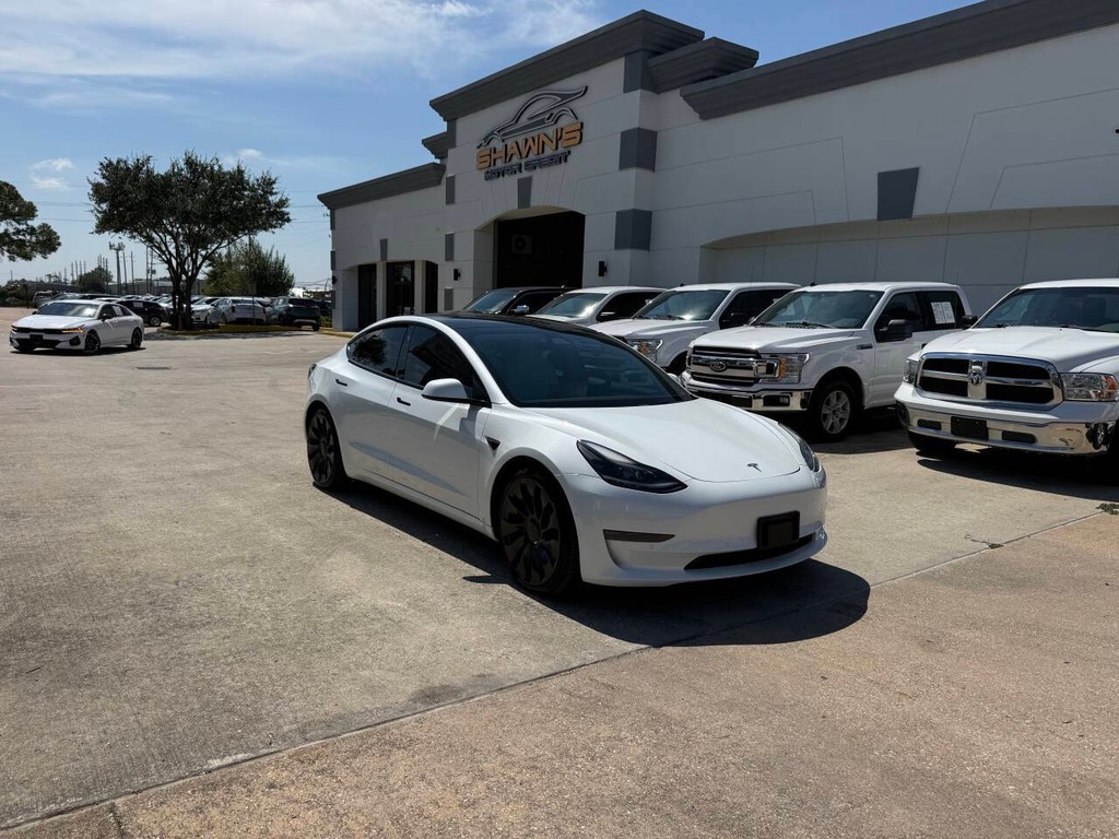 Tesla Model 3 Vehicle Full-screen Gallery Image 39