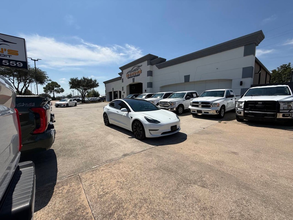 Tesla Model 3 Vehicle Full-screen Gallery Image 41