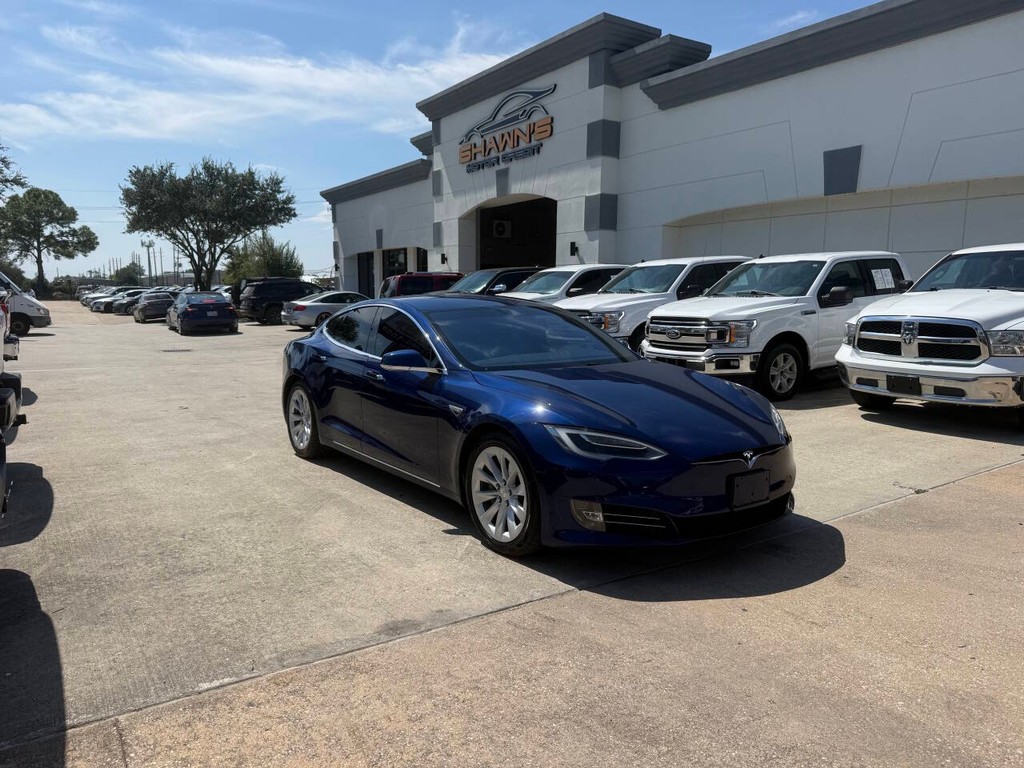 Tesla Model S Vehicle Full-screen Gallery Image 02