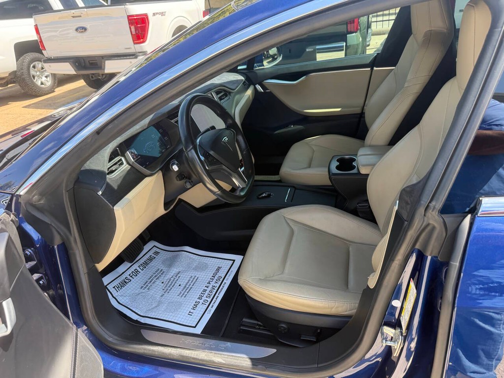 Tesla Model S Vehicle Full-screen Gallery Image 07