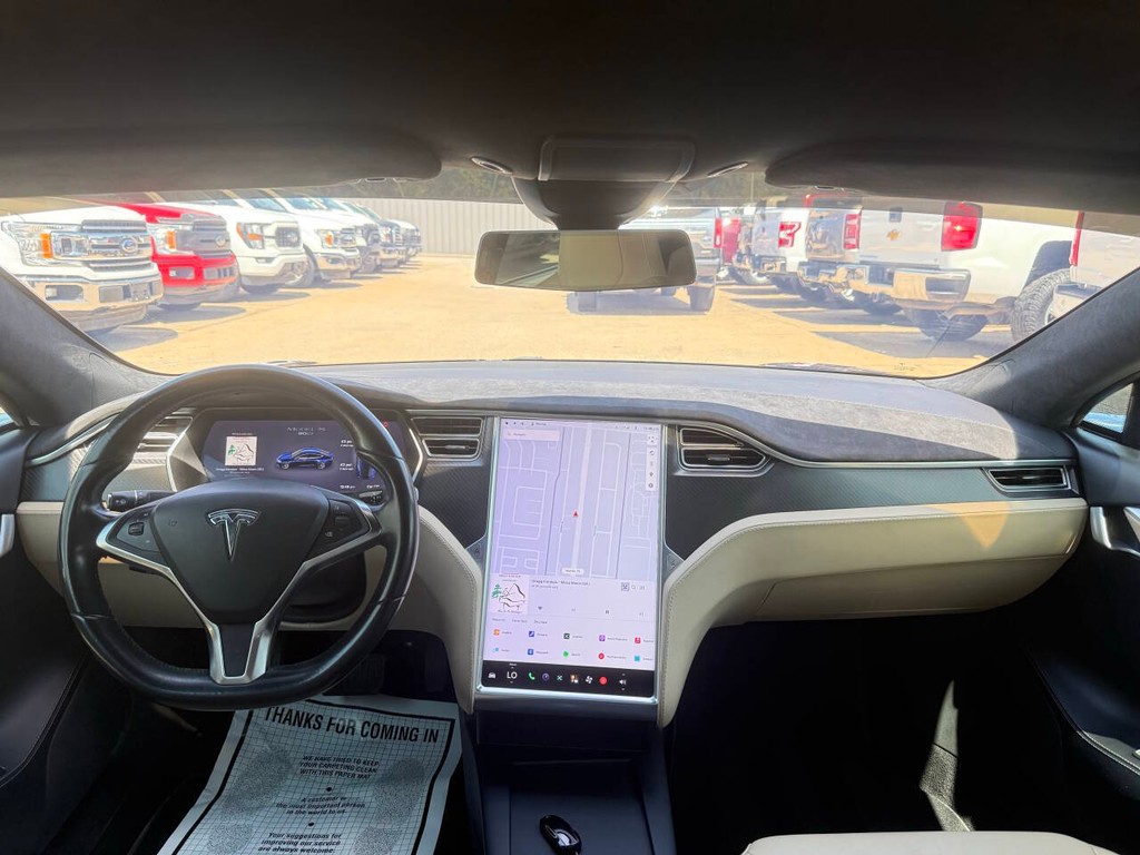 Tesla Model S Vehicle Full-screen Gallery Image 17