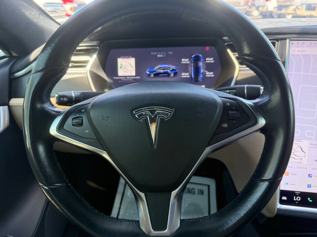Tesla Model S Vehicle Full-screen Gallery Image 23