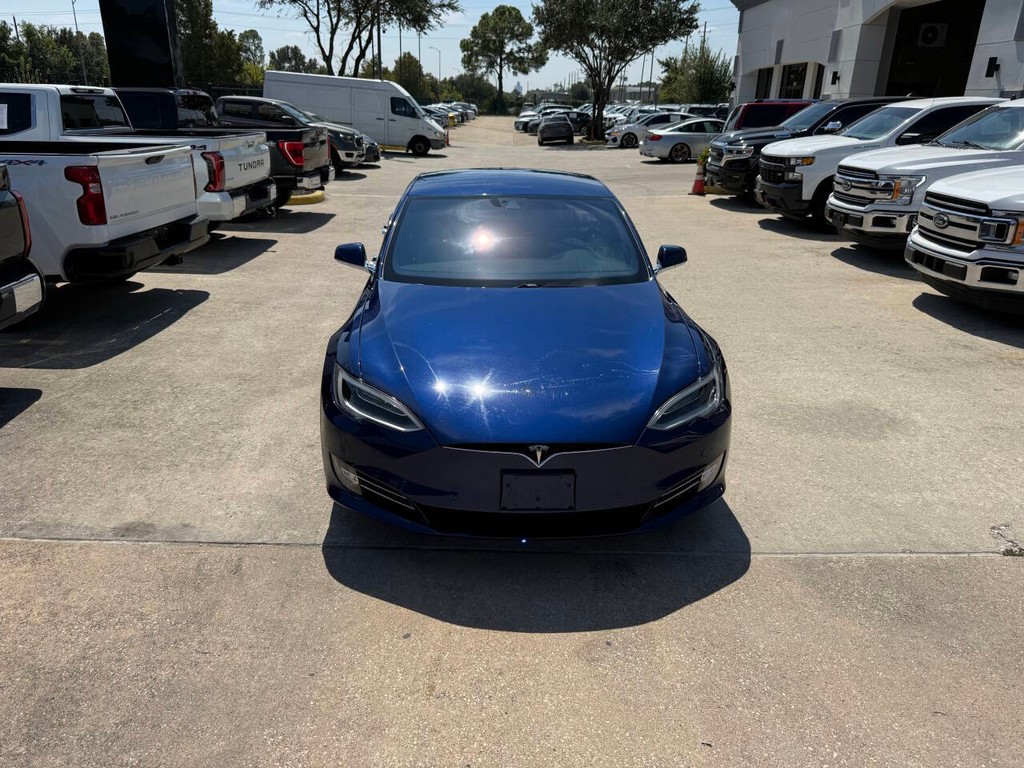 Tesla Model S Vehicle Full-screen Gallery Image 41