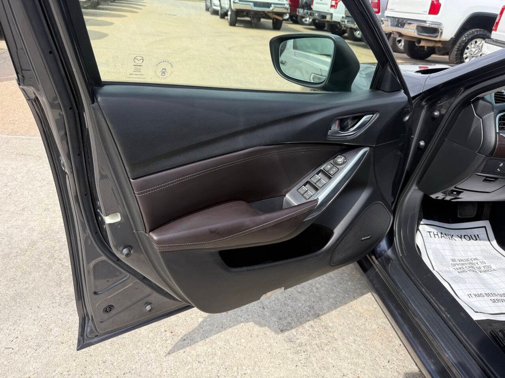 Mazda Mazda6 Vehicle Full-screen Gallery Image 09