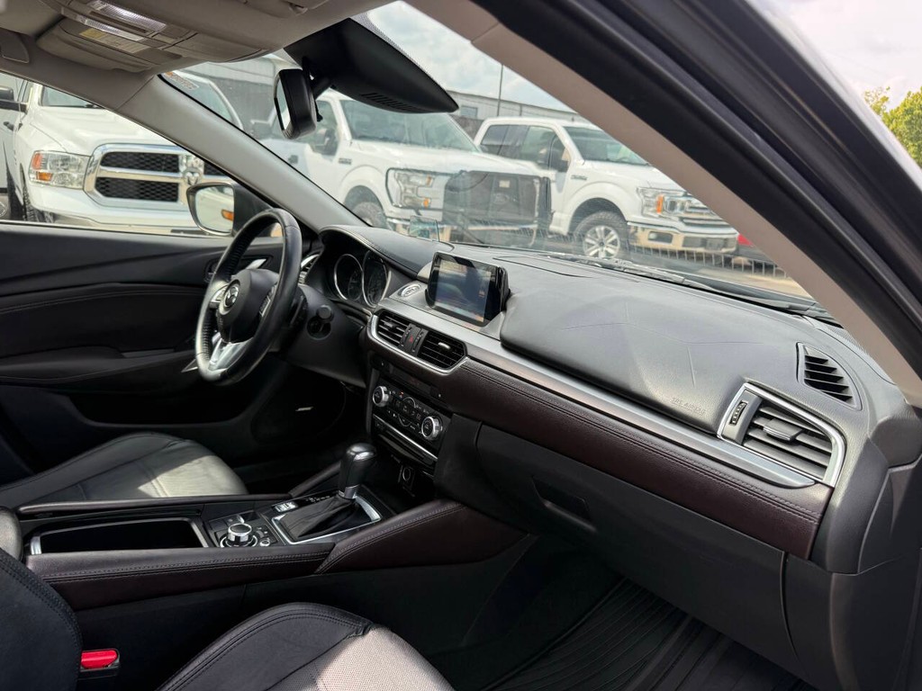 Mazda Mazda6 Vehicle Full-screen Gallery Image 10