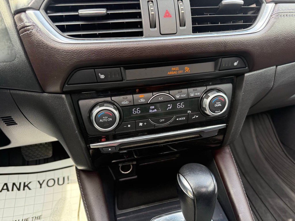Mazda Mazda6 Vehicle Full-screen Gallery Image 29