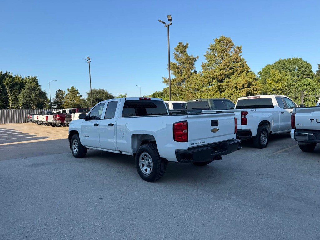 Chevrolet Silverado 1500 Vehicle Full-screen Gallery Image 04
