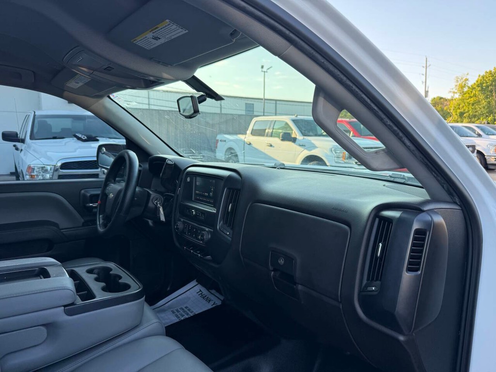 Chevrolet Silverado 1500 Vehicle Full-screen Gallery Image 09
