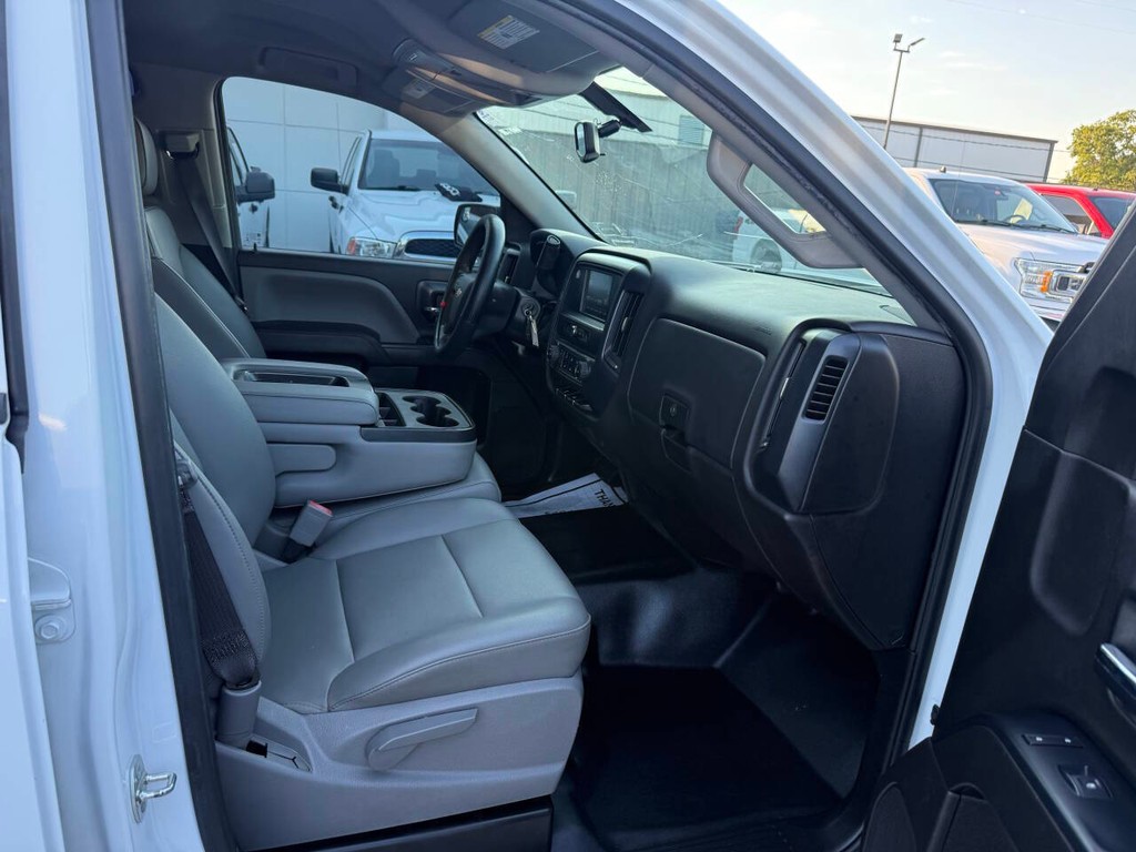 Chevrolet Silverado 1500 Vehicle Full-screen Gallery Image 10