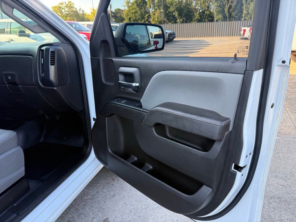 Chevrolet Silverado 1500 Vehicle Full-screen Gallery Image 11