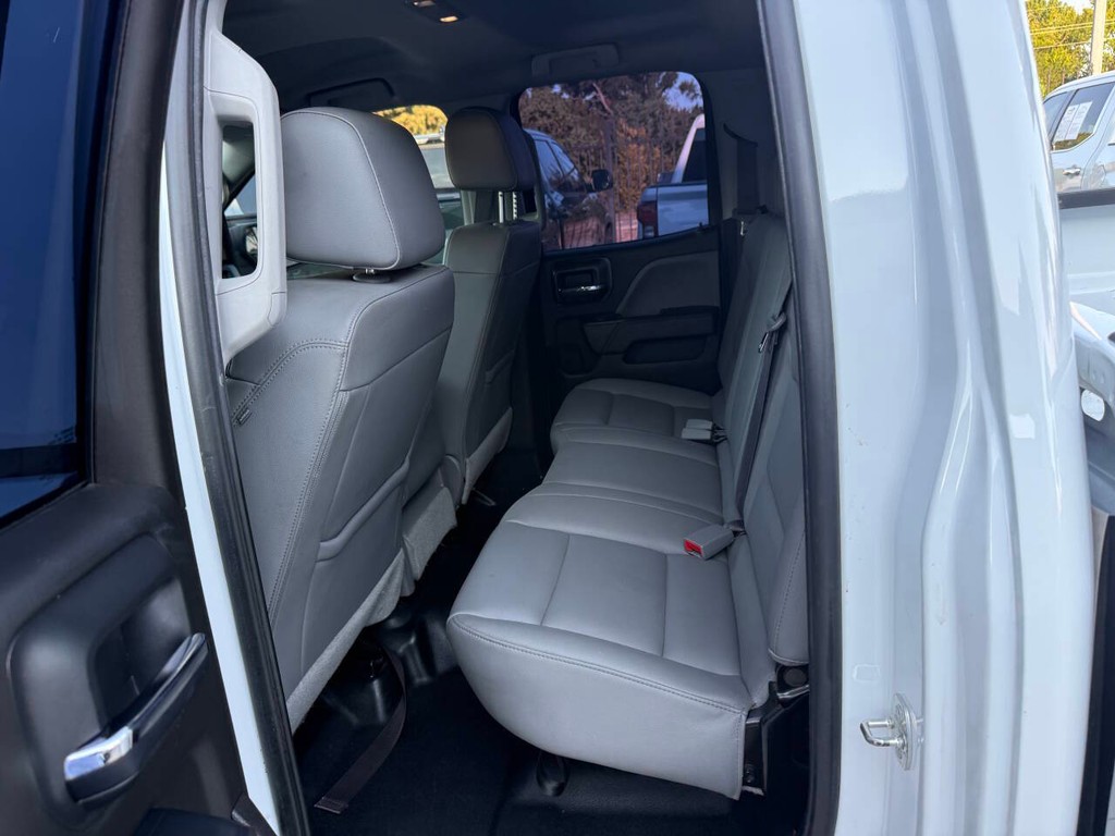 Chevrolet Silverado 1500 Vehicle Full-screen Gallery Image 13
