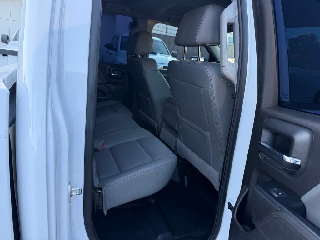Chevrolet Silverado 1500 Vehicle Full-screen Gallery Image 15