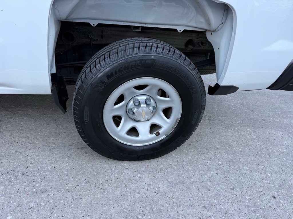 Chevrolet Silverado 1500 Vehicle Full-screen Gallery Image 33