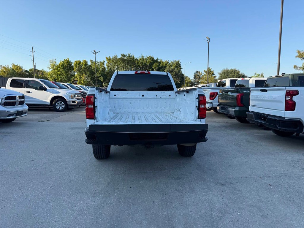 Chevrolet Silverado 1500 Vehicle Full-screen Gallery Image 34