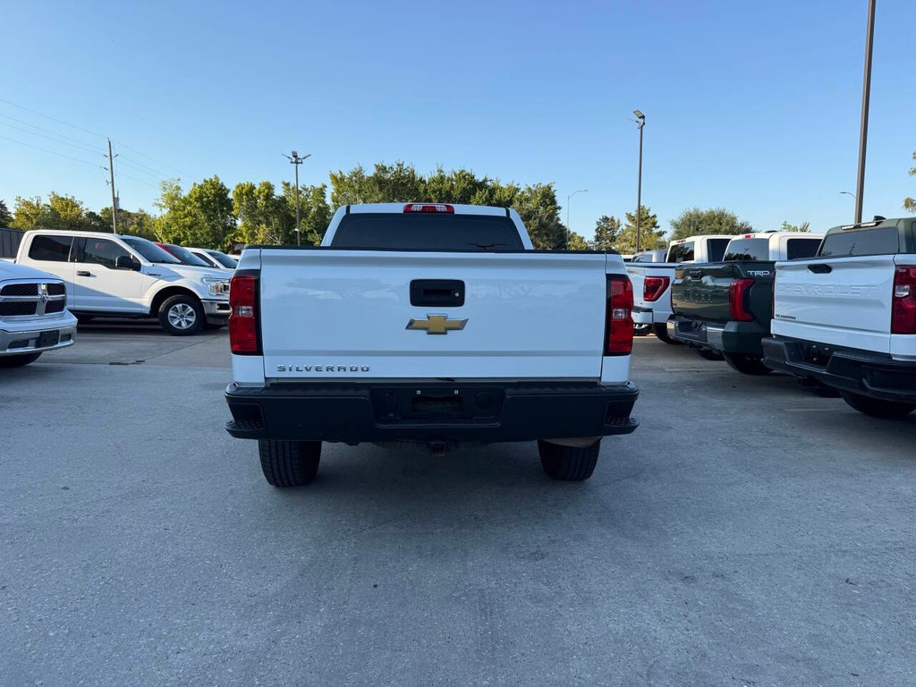 Chevrolet Silverado 1500 Vehicle Full-screen Gallery Image 35
