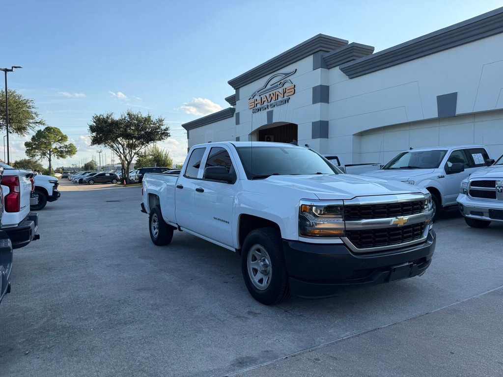 Chevrolet Silverado 1500 Vehicle Full-screen Gallery Image 38