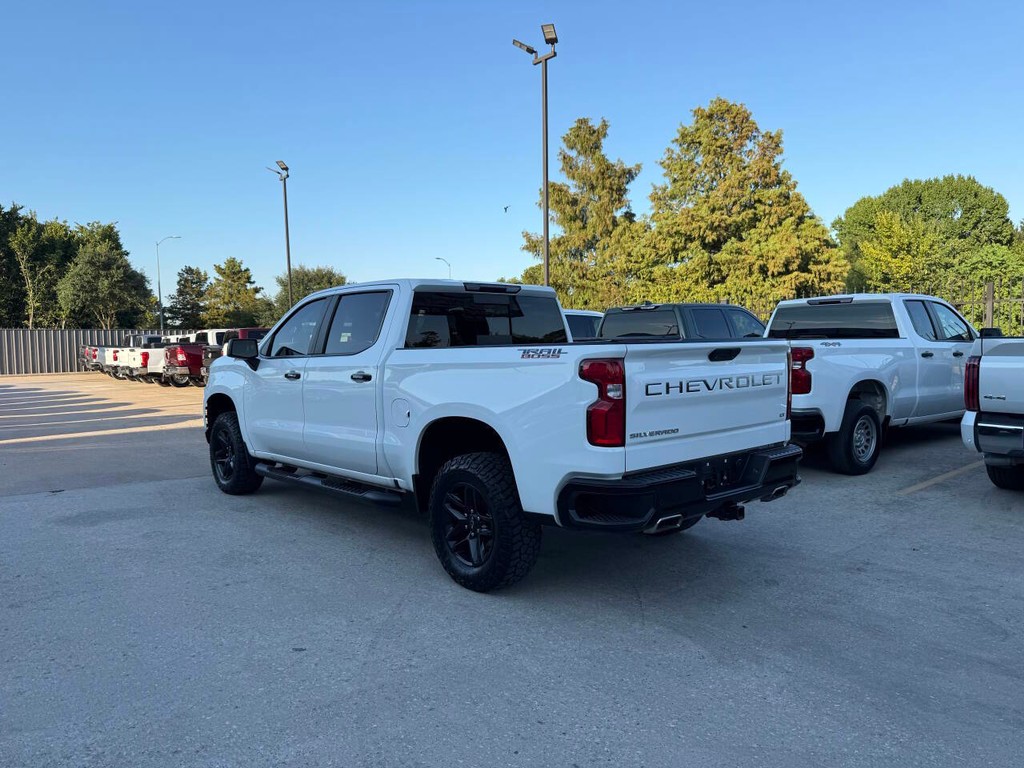 Chevrolet Silverado 1500 Vehicle Full-screen Gallery Image 04