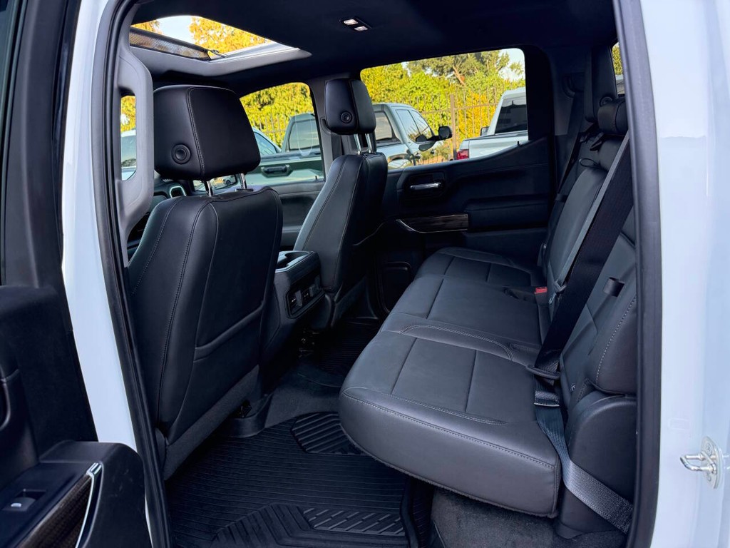Chevrolet Silverado 1500 Vehicle Full-screen Gallery Image 13