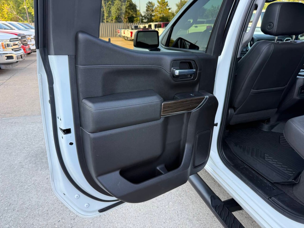 Chevrolet Silverado 1500 Vehicle Full-screen Gallery Image 14