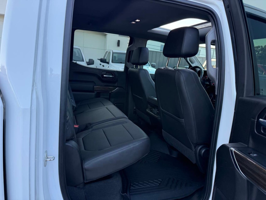 Chevrolet Silverado 1500 Vehicle Full-screen Gallery Image 15