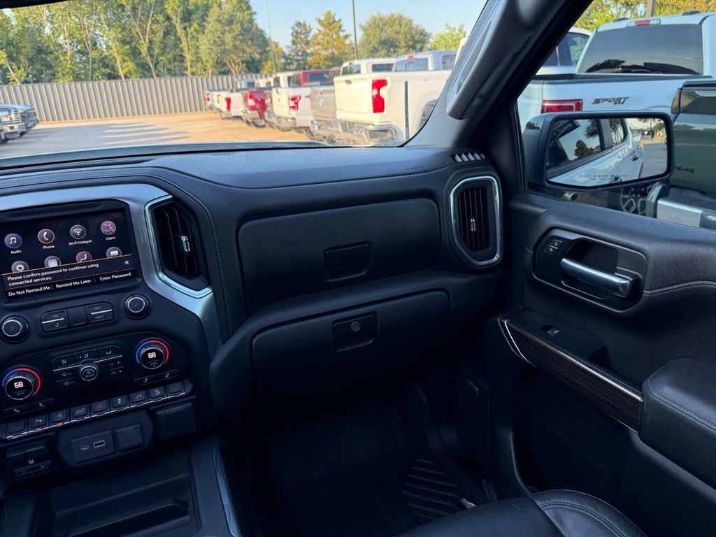 Chevrolet Silverado 1500 Vehicle Full-screen Gallery Image 20