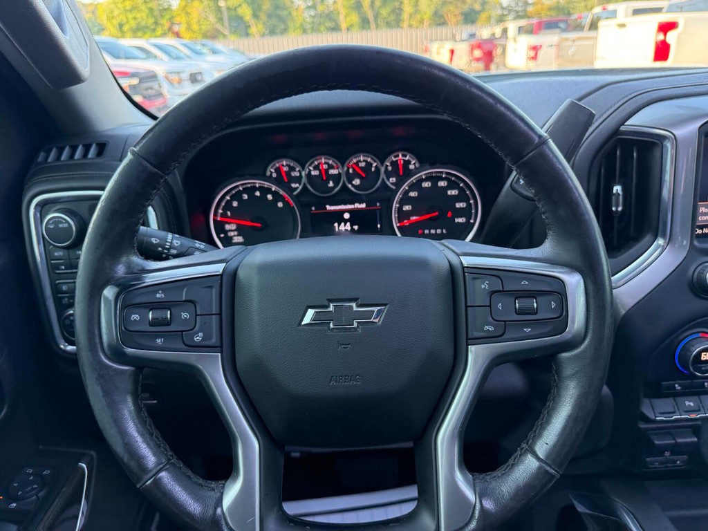 Chevrolet Silverado 1500 Vehicle Full-screen Gallery Image 23