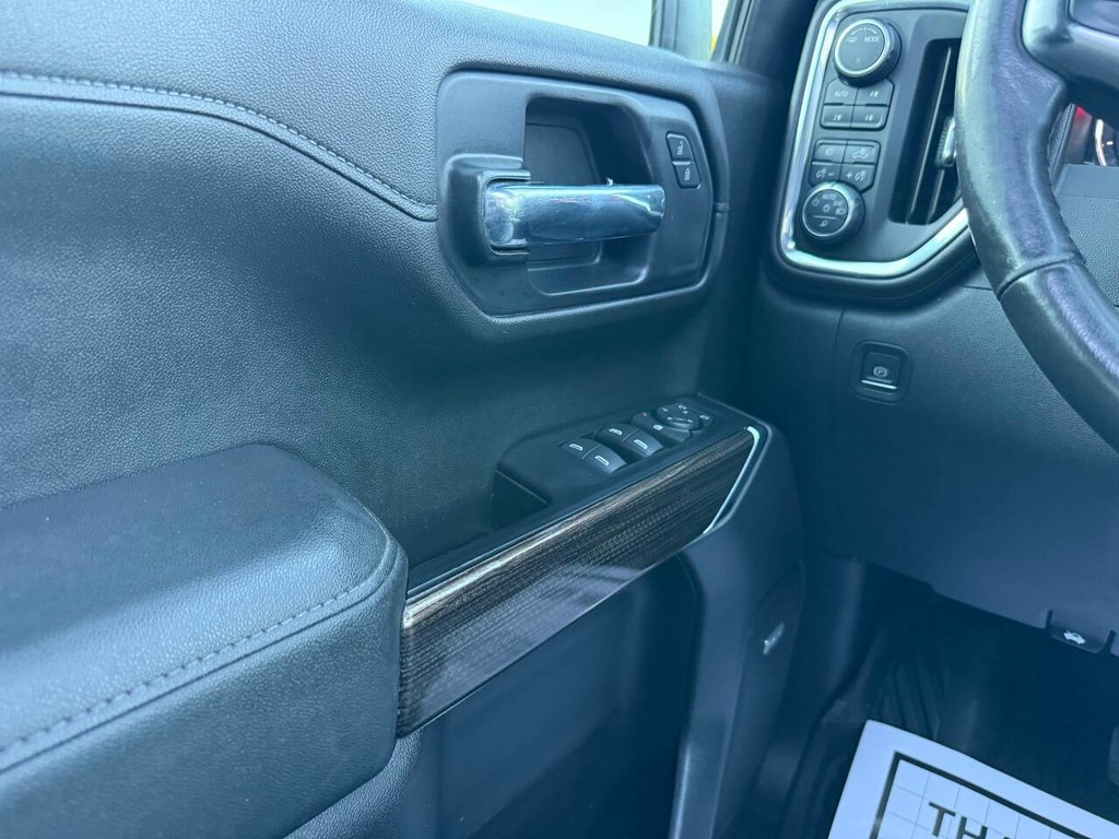 Chevrolet Silverado 1500 Vehicle Full-screen Gallery Image 30