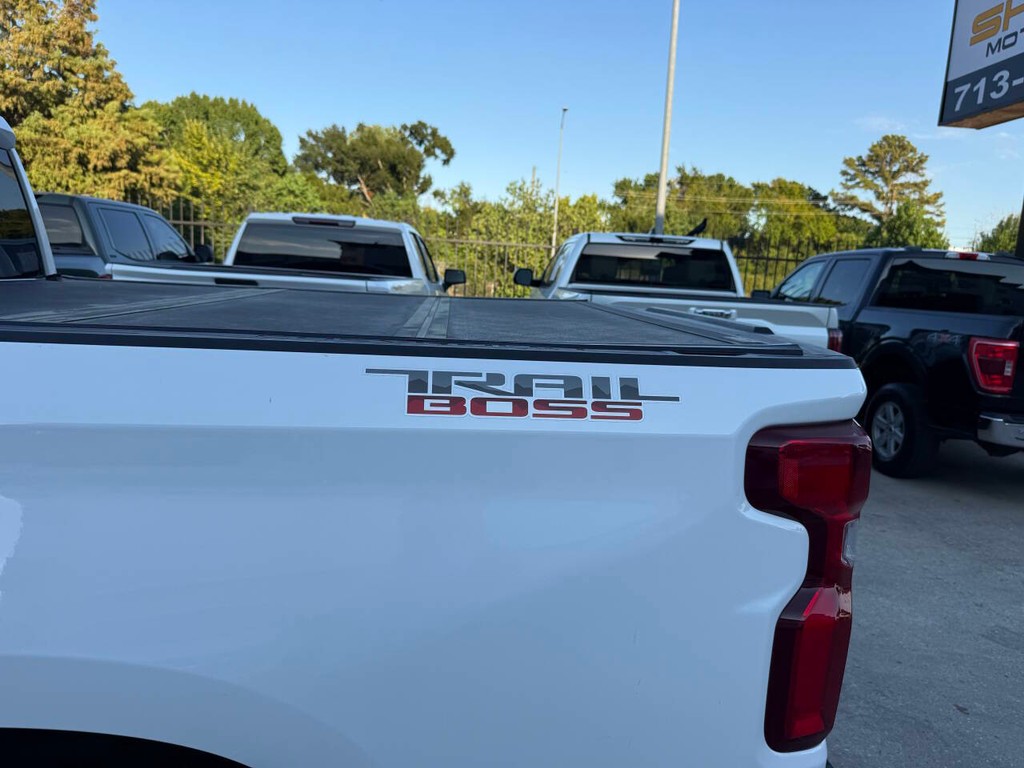 Chevrolet Silverado 1500 Vehicle Full-screen Gallery Image 38
