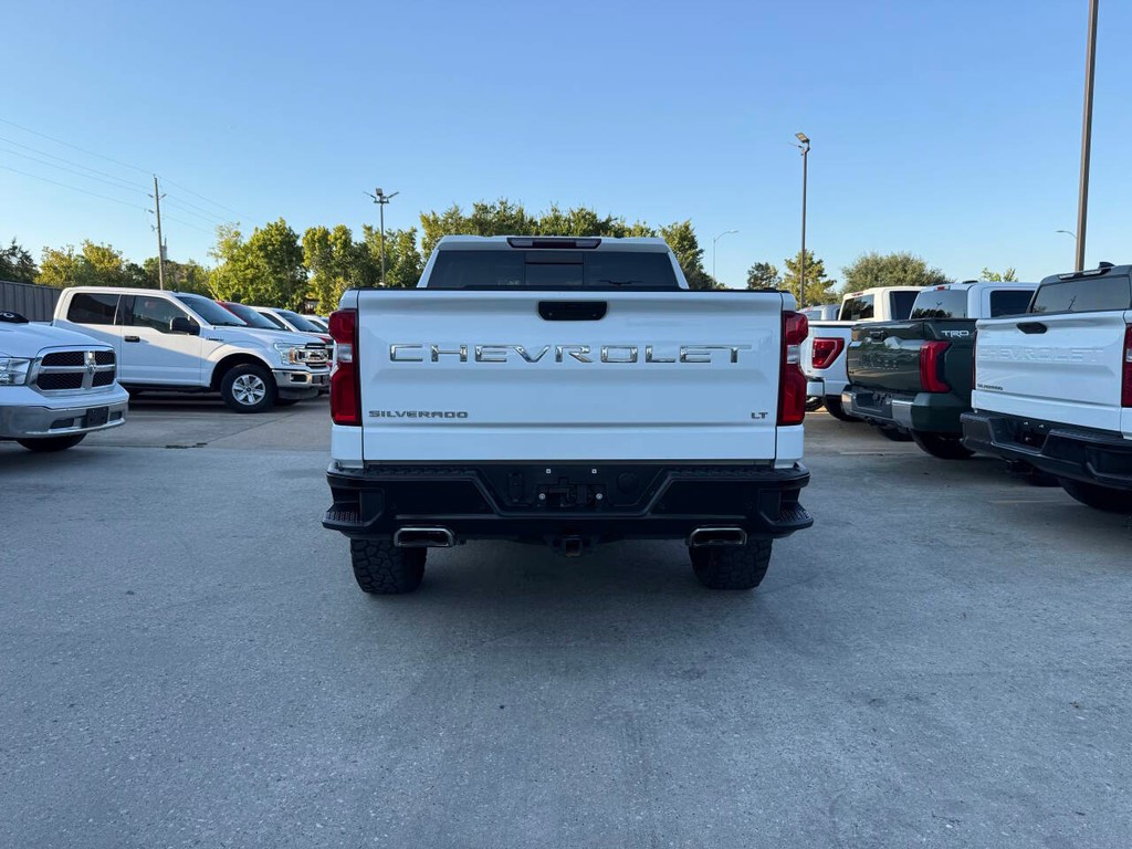 Chevrolet Silverado 1500 Vehicle Full-screen Gallery Image 40