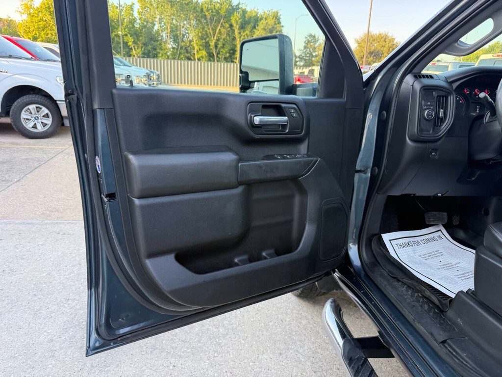 Chevrolet Silverado 2500HD Vehicle Full-screen Gallery Image 08