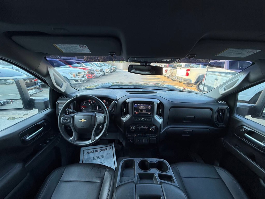 Chevrolet Silverado 2500HD Vehicle Full-screen Gallery Image 18