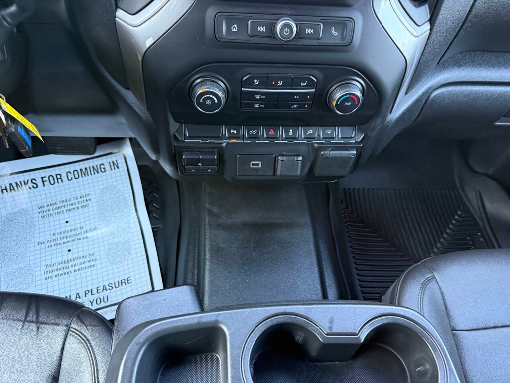 Chevrolet Silverado 2500HD Vehicle Full-screen Gallery Image 30