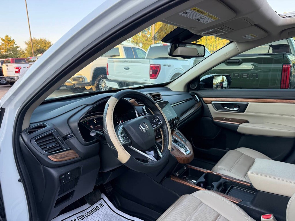 Honda CR-V Hybrid Vehicle Full-screen Gallery Image 06