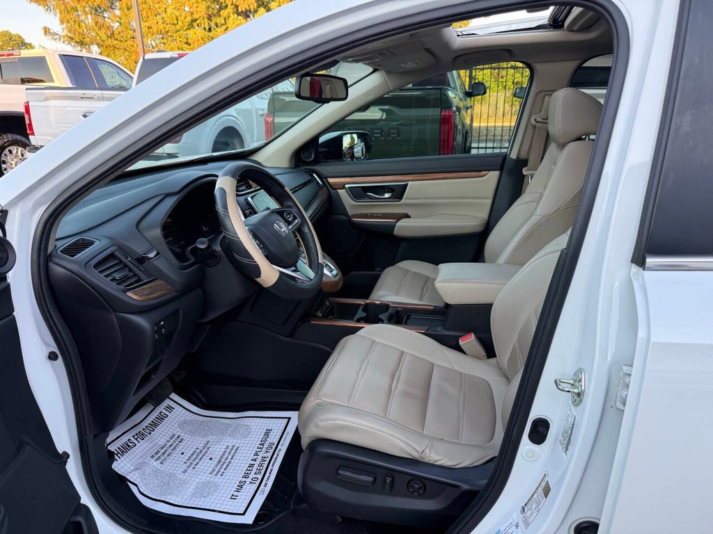 Honda CR-V Hybrid Vehicle Full-screen Gallery Image 07